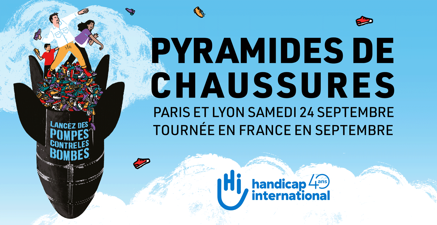Une Pyramide de chaussures pour dire STOP aux bombardements de civils
